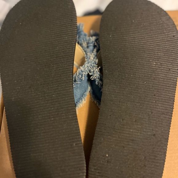 CATO Jean flip flops Size 10/11. Worn but still in good shape. - Picture 3 of 3